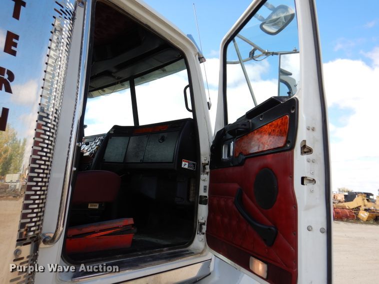 image for item EV9329 2012 Western Star 4900  semi truck