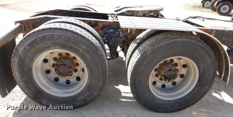 image for item EV9329 2012 Western Star 4900  semi truck