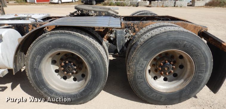 image for item EV9329 2012 Western Star 4900  semi truck