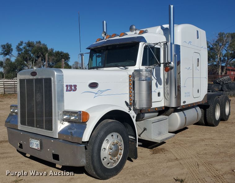 image for item GK9975 2002 Peterbilt 379  semi truck