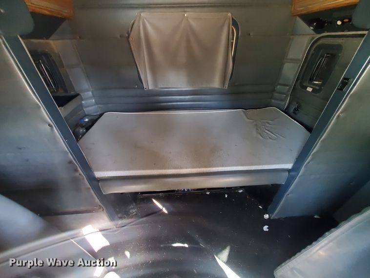 image for item GK9975 2002 Peterbilt 379  semi truck