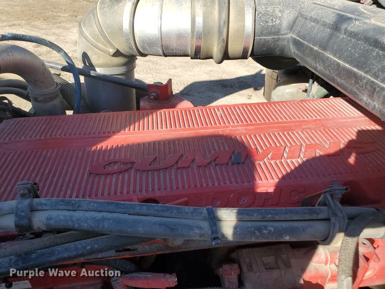 image for item GK9975 2002 Peterbilt 379  semi truck