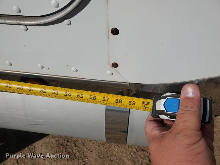 image for item GK9975 2002 Peterbilt 379  semi truck