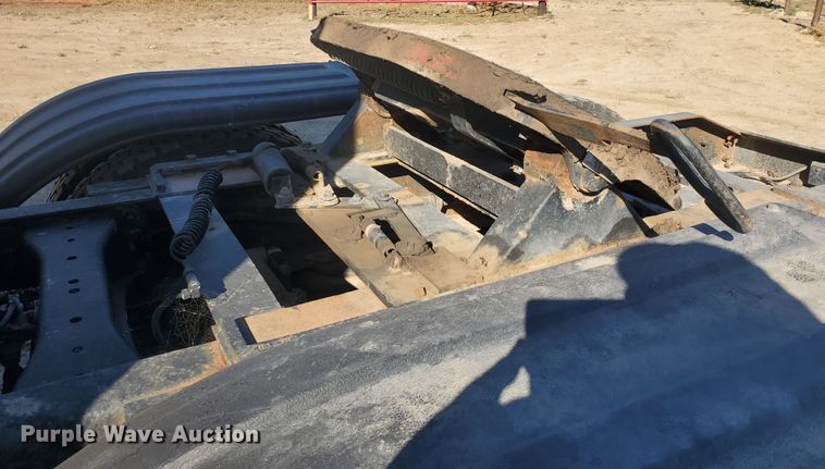 image for item GK9975 2002 Peterbilt 379  semi truck