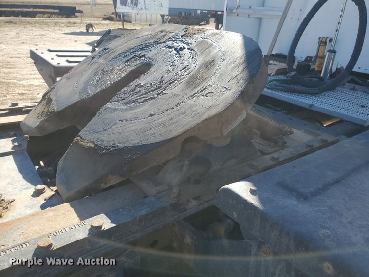 image for item GK9975 2002 Peterbilt 379  semi truck