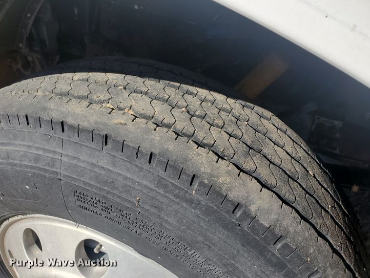 image for item GK9975 2002 Peterbilt 379  semi truck