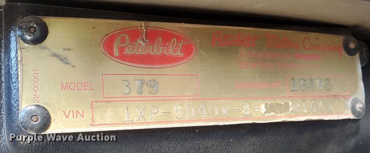 image for item GK9975 2002 Peterbilt 379  semi truck