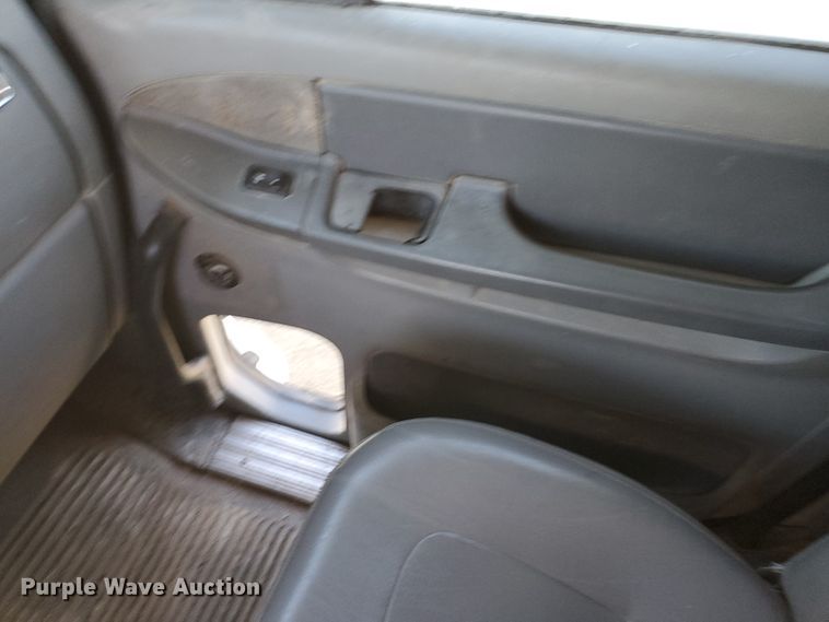 image for item GK9990 2005 Freightliner Columbia 120  semi truck