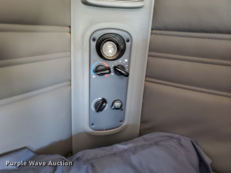 image for item GK9990 2005 Freightliner Columbia 120  semi truck