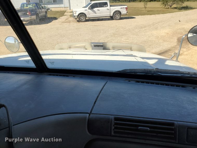 image for item GK9990 2005 Freightliner Columbia 120  semi truck