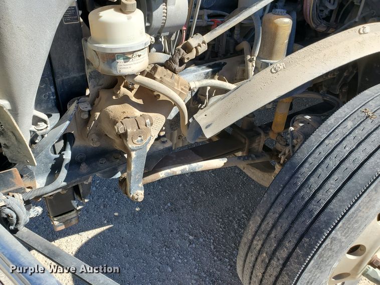 image for item GK9990 2005 Freightliner Columbia 120  semi truck