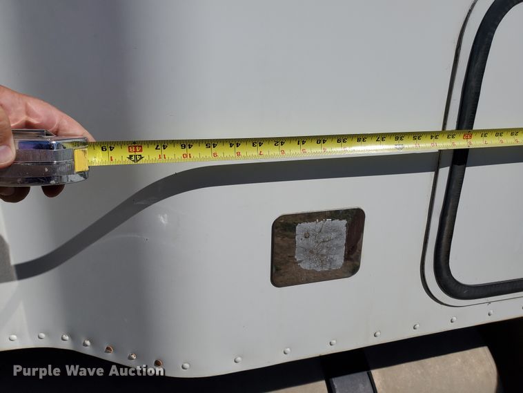 image for item GK9990 2005 Freightliner Columbia 120  semi truck