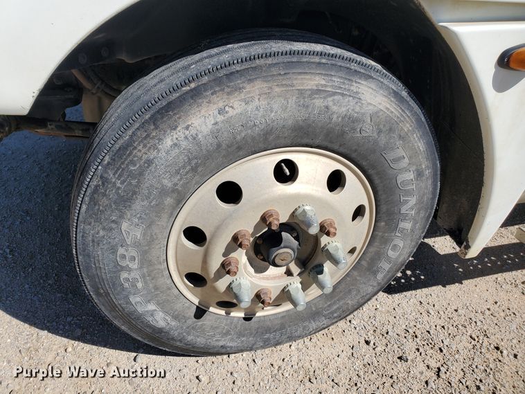 image for item GK9990 2005 Freightliner Columbia 120  semi truck