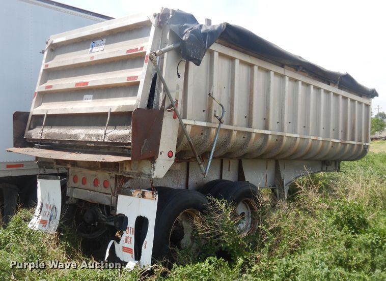image for item HI9166 1985 Fruehauf  end dump trailer