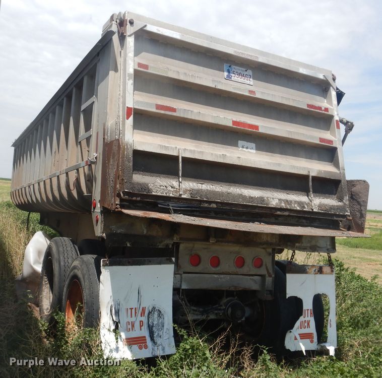 image for item HI9166 1985 Fruehauf  end dump trailer