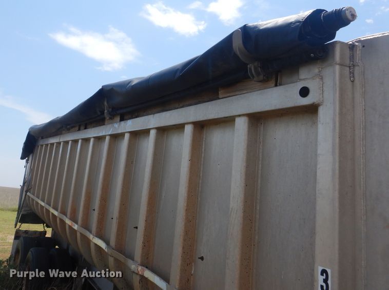 image for item HI9166 1985 Fruehauf  end dump trailer