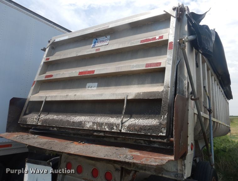 image for item HI9166 1985 Fruehauf  end dump trailer