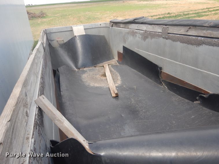 image for item HI9166 1985 Fruehauf  end dump trailer