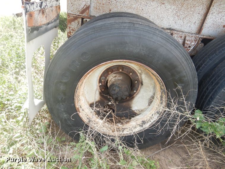 image for item HI9166 1985 Fruehauf  end dump trailer