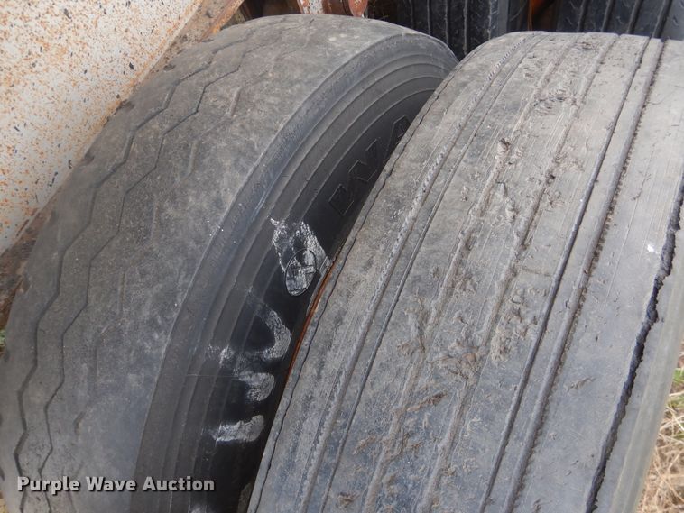 image for item HI9166 1985 Fruehauf  end dump trailer