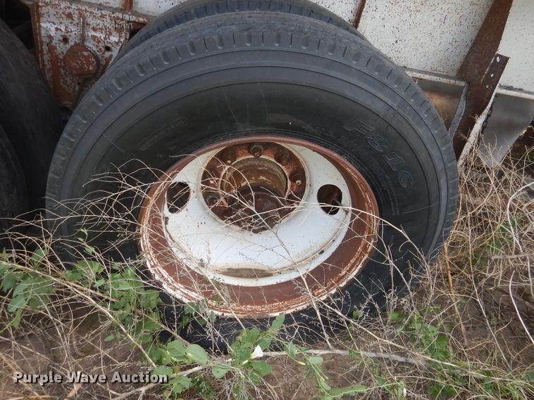 image for item HI9166 1985 Fruehauf  end dump trailer