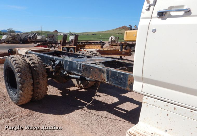 image for item HI9816 1983 Ford F700  truck cab and chassis