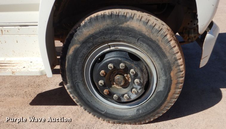 image for item HI9816 1983 Ford F700  truck cab and chassis