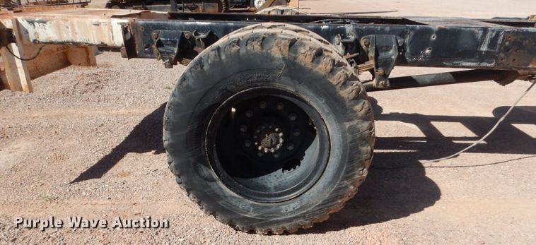 image for item HI9816 1983 Ford F700  truck cab and chassis