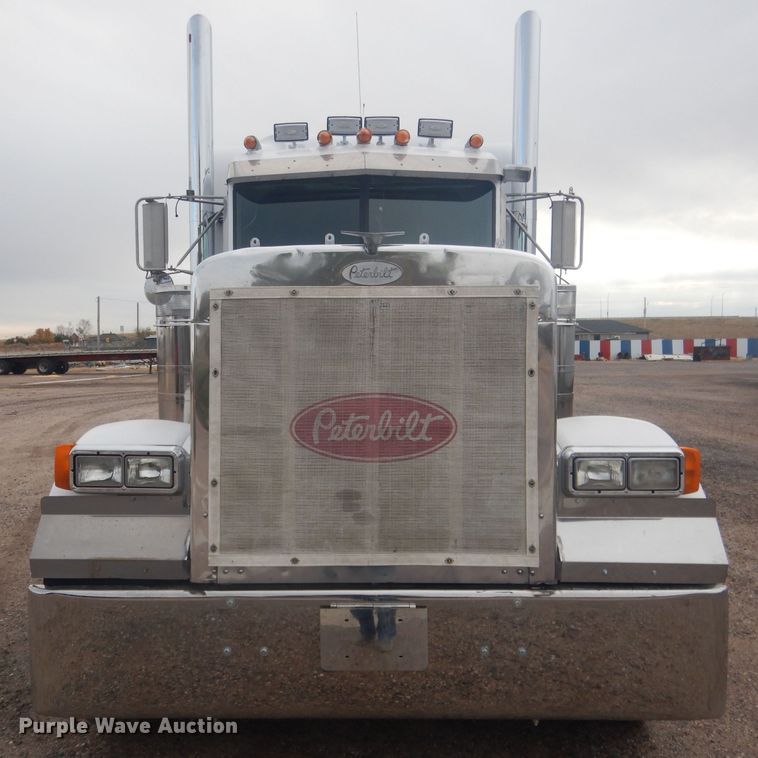 image for item HU9304 1999 Peterbilt 379  semi truck