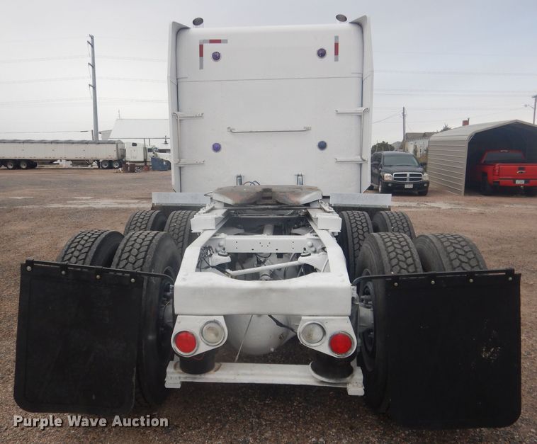 image for item HU9304 1999 Peterbilt 379  semi truck