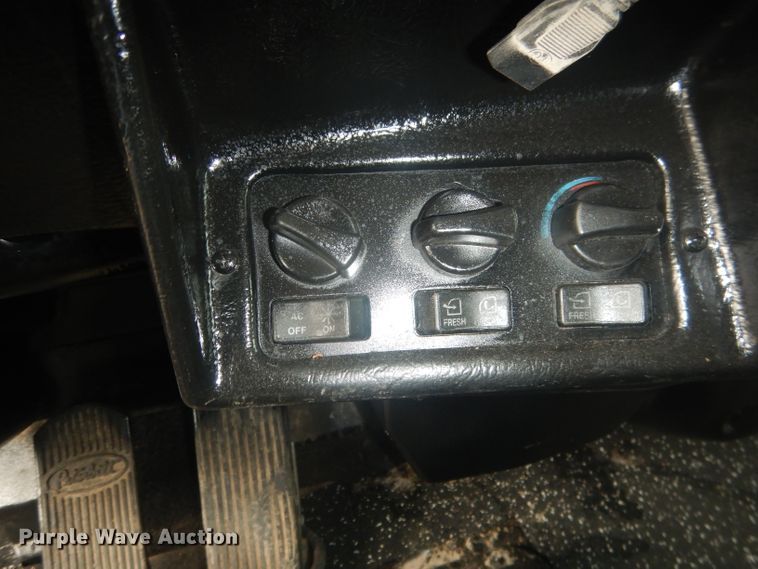 image for item HU9304 1999 Peterbilt 379  semi truck