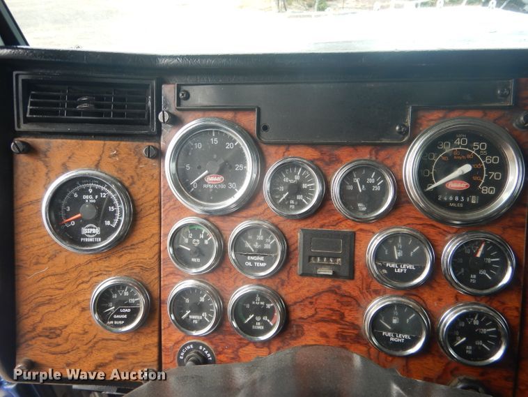 image for item HU9304 1999 Peterbilt 379  semi truck