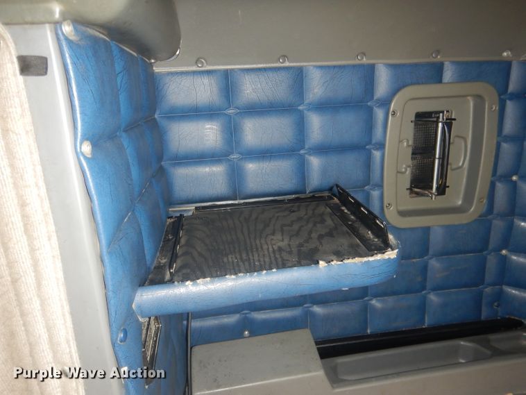 image for item HU9304 1999 Peterbilt 379  semi truck