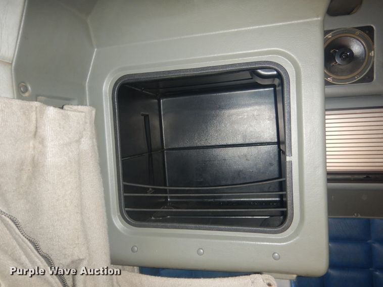 image for item HU9304 1999 Peterbilt 379  semi truck