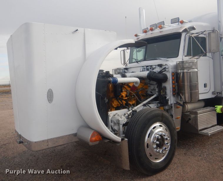 image for item HU9304 1999 Peterbilt 379  semi truck