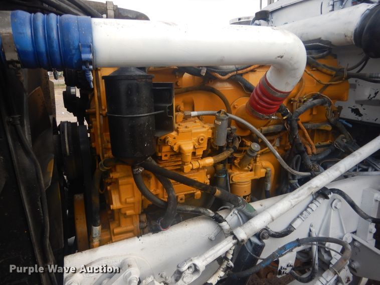 image for item HU9304 1999 Peterbilt 379  semi truck