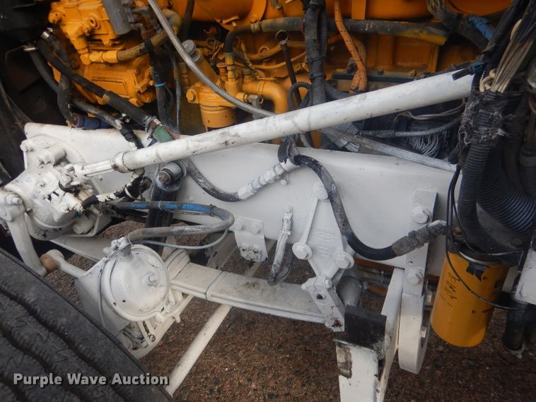 image for item HU9304 1999 Peterbilt 379  semi truck