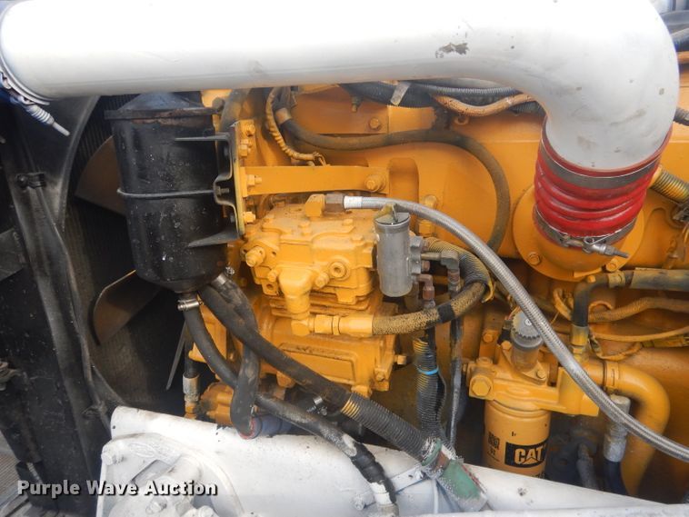 image for item HU9304 1999 Peterbilt 379  semi truck