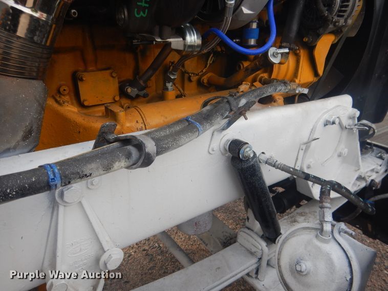 image for item HU9304 1999 Peterbilt 379  semi truck