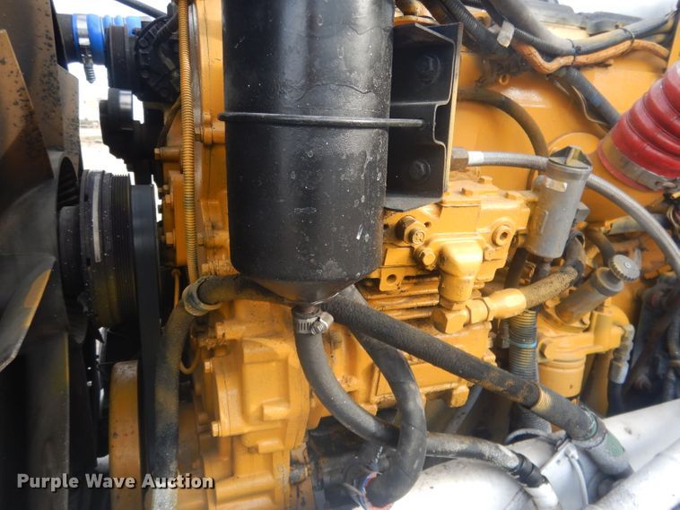 image for item HU9304 1999 Peterbilt 379  semi truck