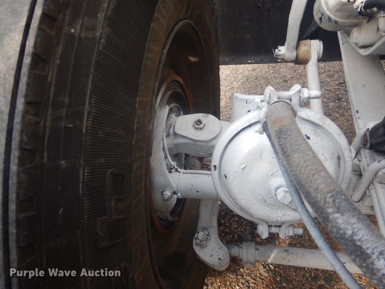 image for item HU9304 1999 Peterbilt 379  semi truck