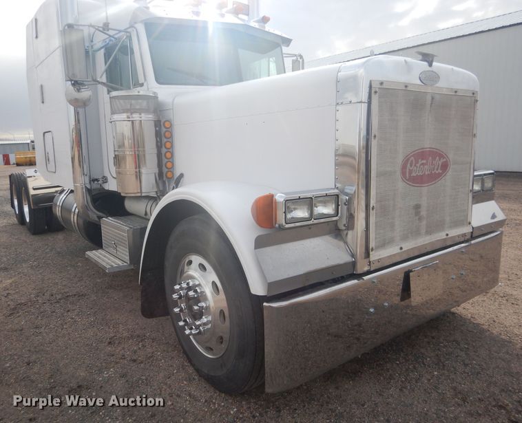 image for item HU9304 1999 Peterbilt 379  semi truck