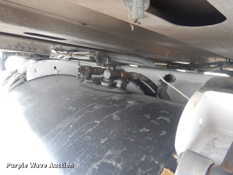 image for item HU9304 1999 Peterbilt 379  semi truck