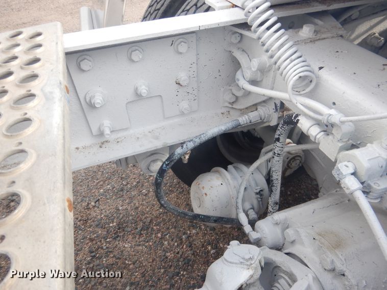 image for item HU9304 1999 Peterbilt 379  semi truck