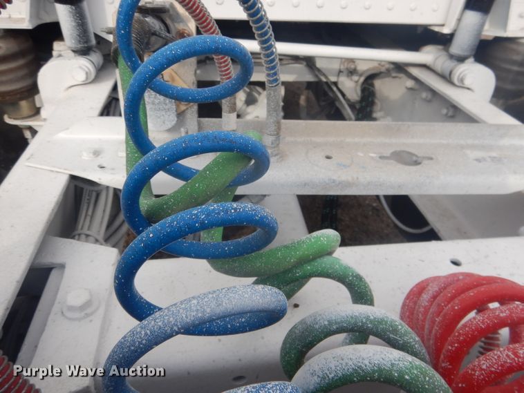 image for item HU9304 1999 Peterbilt 379  semi truck