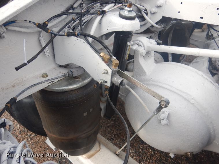 image for item HU9304 1999 Peterbilt 379  semi truck