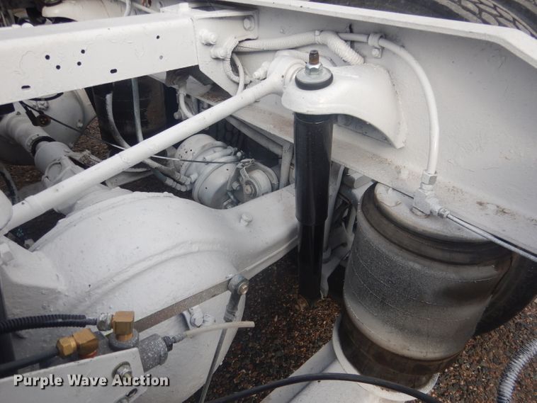 image for item HU9304 1999 Peterbilt 379  semi truck