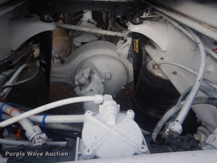 image for item HU9304 1999 Peterbilt 379  semi truck