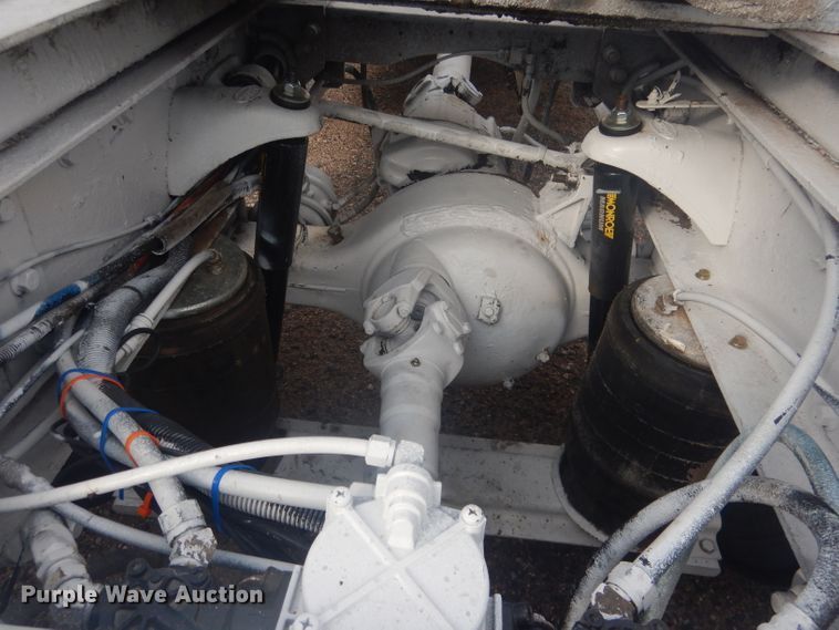 image for item HU9304 1999 Peterbilt 379  semi truck