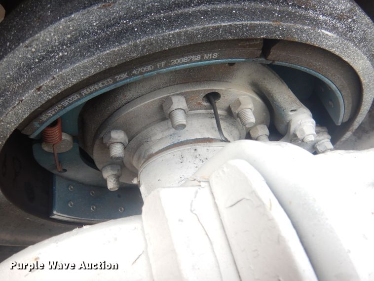 image for item HU9304 1999 Peterbilt 379  semi truck